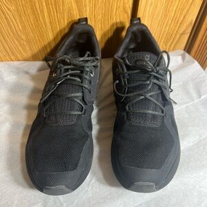Men's Black Athletic Shoes